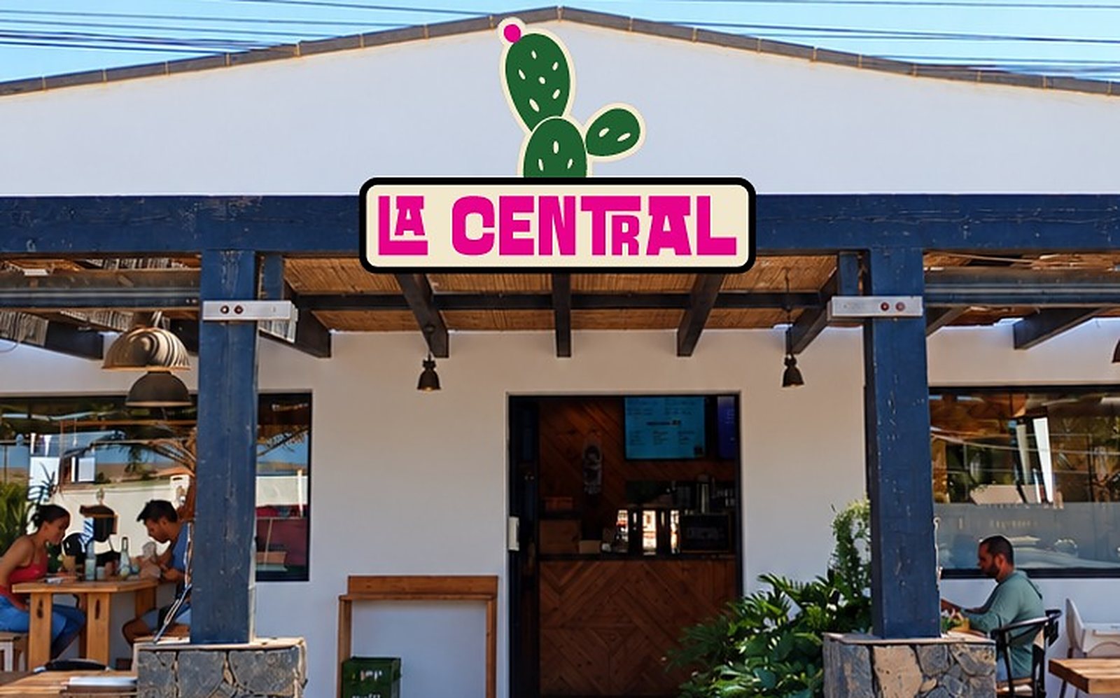 Fachada de La Central, taco bar en Lajares, Fuerteventura