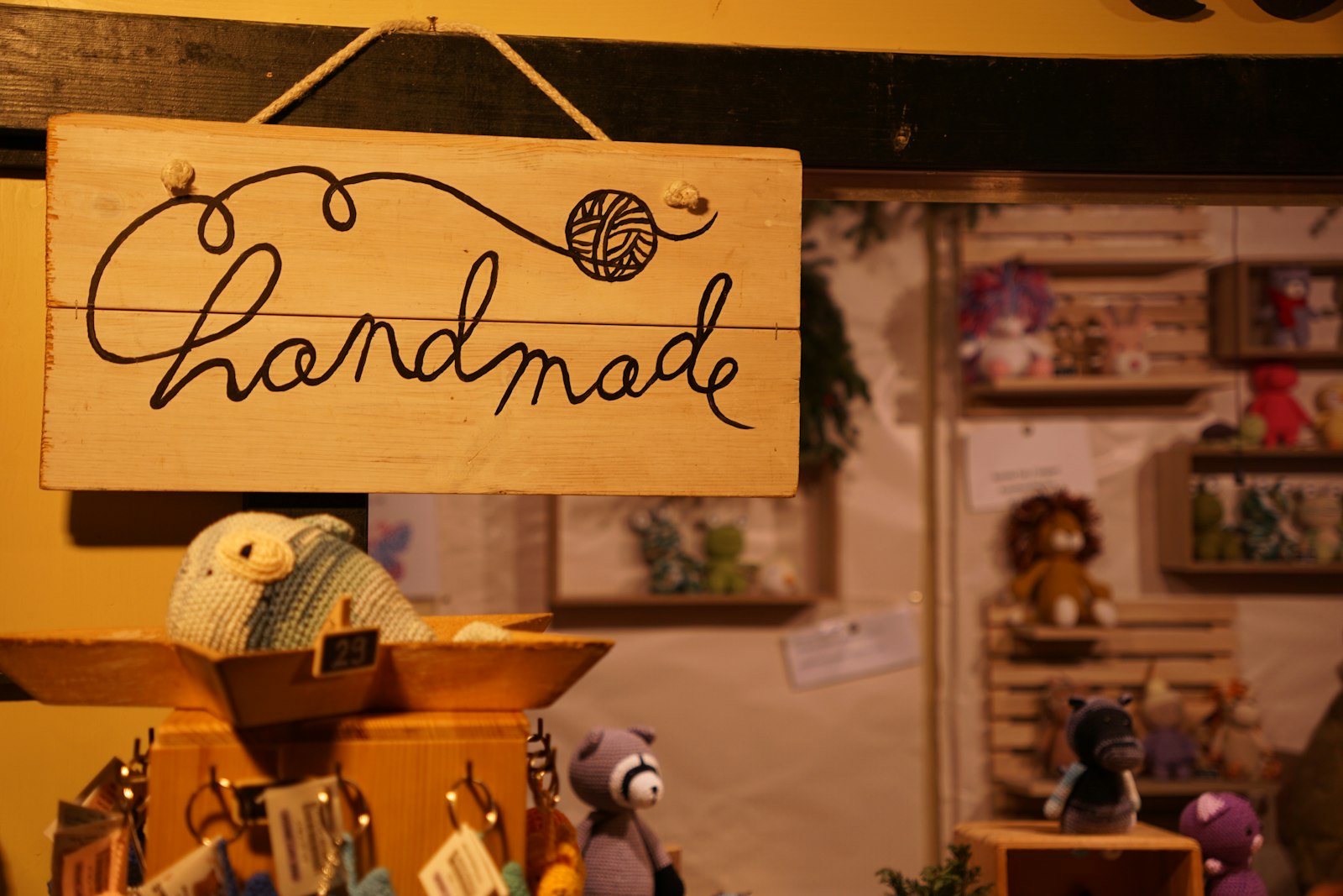 Puesto de artesanía y productos hechos a mano
